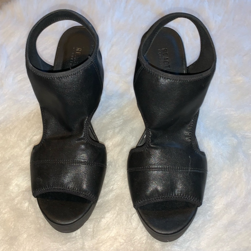 Kenneth Cole REACTION Monk-ey businesses wedges